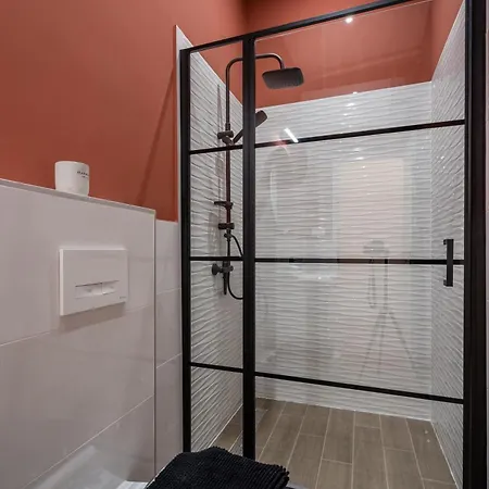 Downtown Amber Nest, Sun *